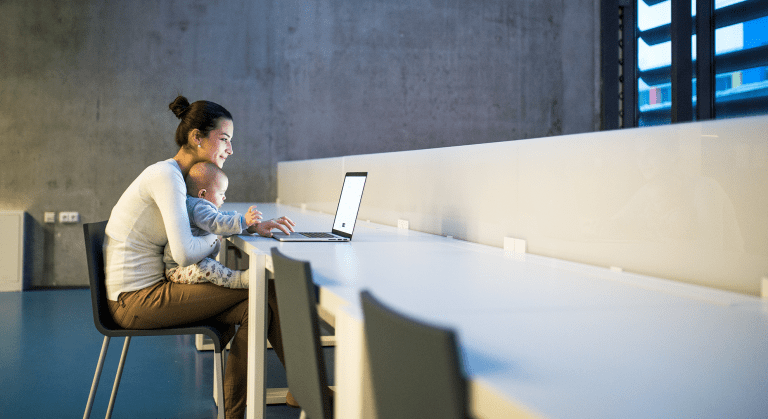 Études mère avec enfant