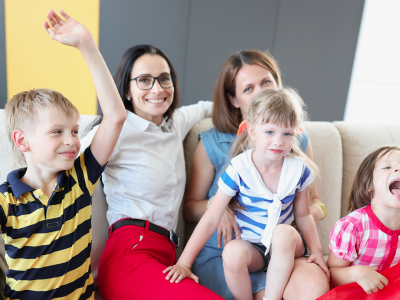 Deux-mamans-avec-enfants